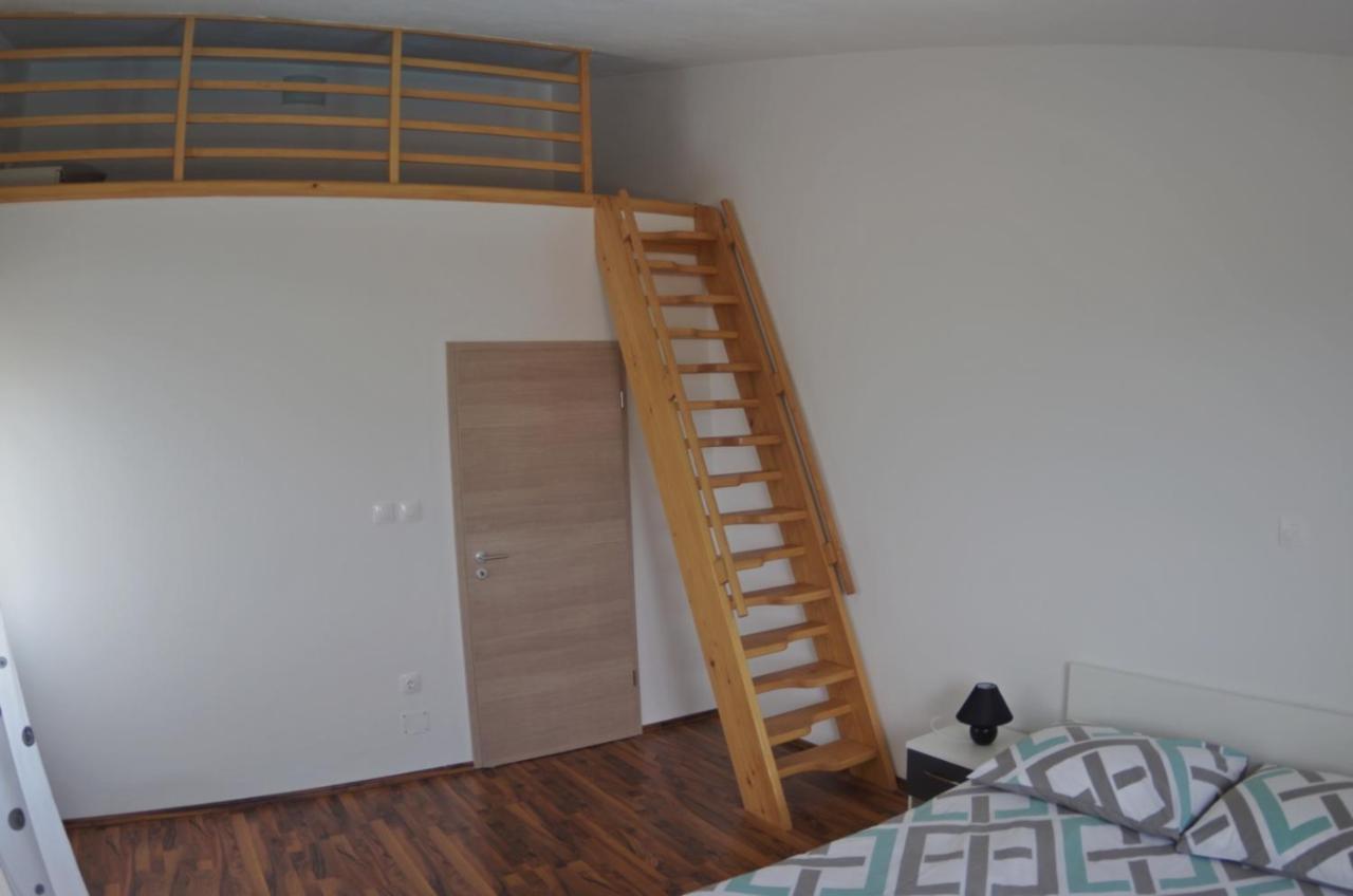 Rakalj Holiday Apartments In House Sanja מראה חיצוני תמונה