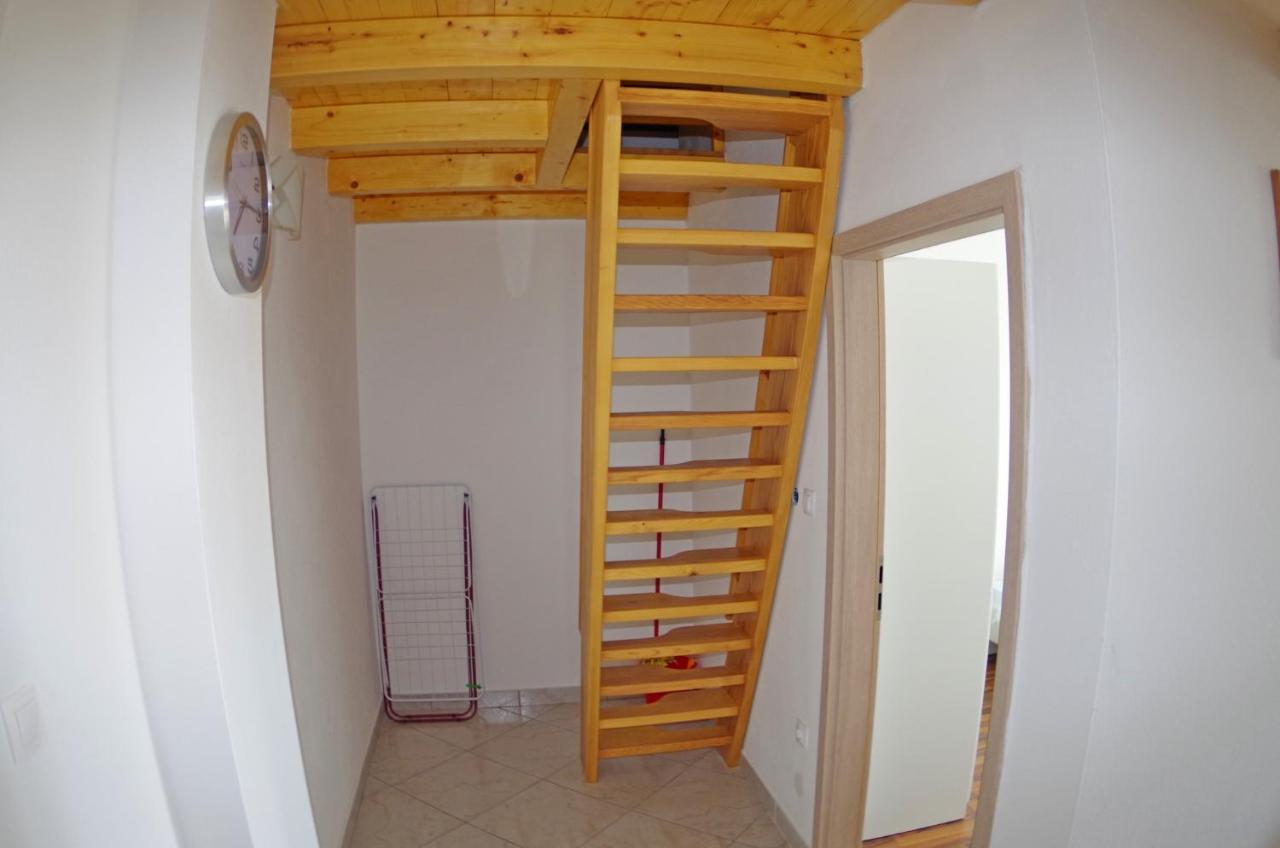 Rakalj Holiday Apartments In House Sanja מראה חיצוני תמונה