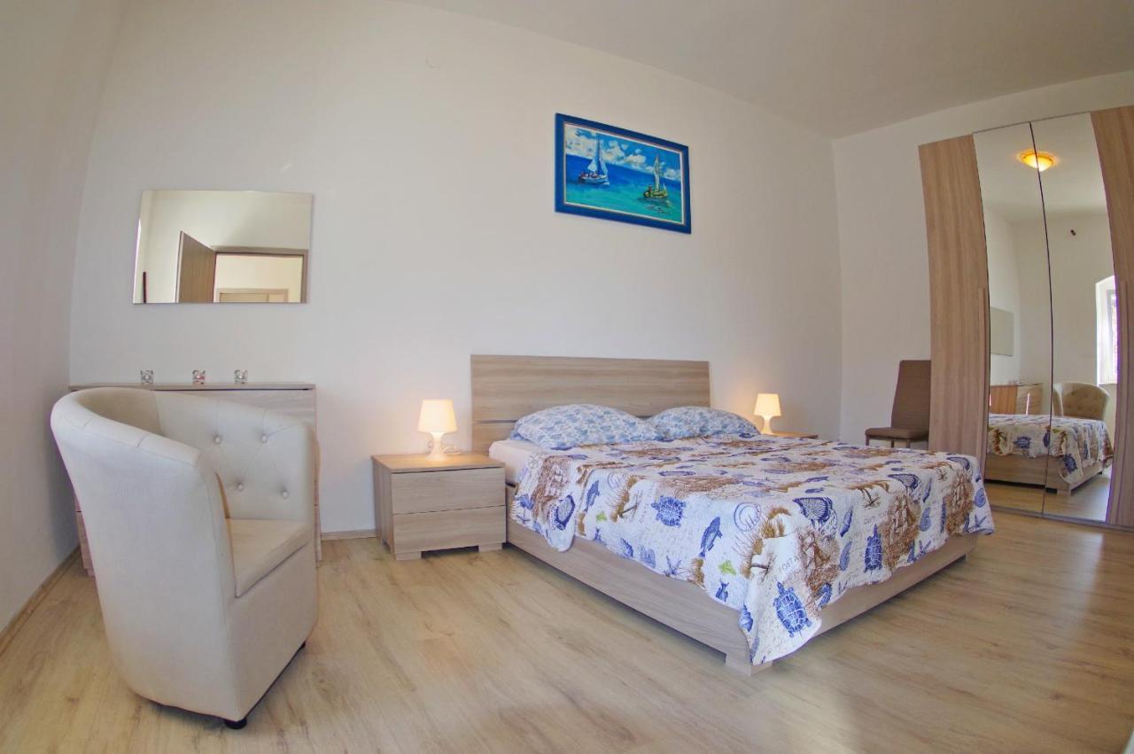 Rakalj Holiday Apartments In House Sanja מראה חיצוני תמונה