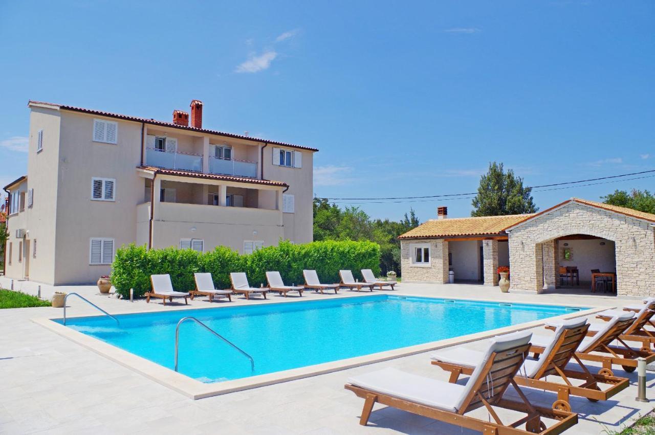 Rakalj Holiday Apartments In House Sanja מראה חיצוני תמונה