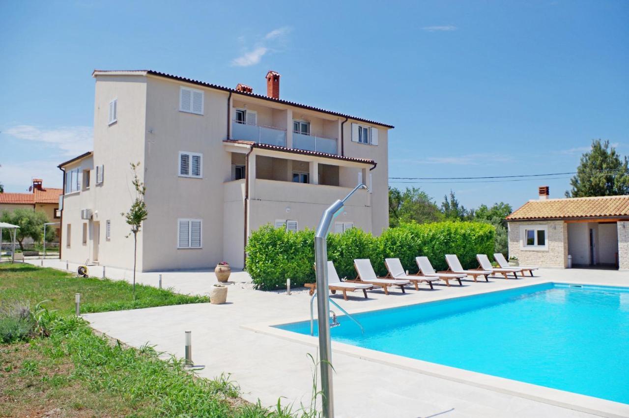 Rakalj Holiday Apartments In House Sanja מראה חיצוני תמונה