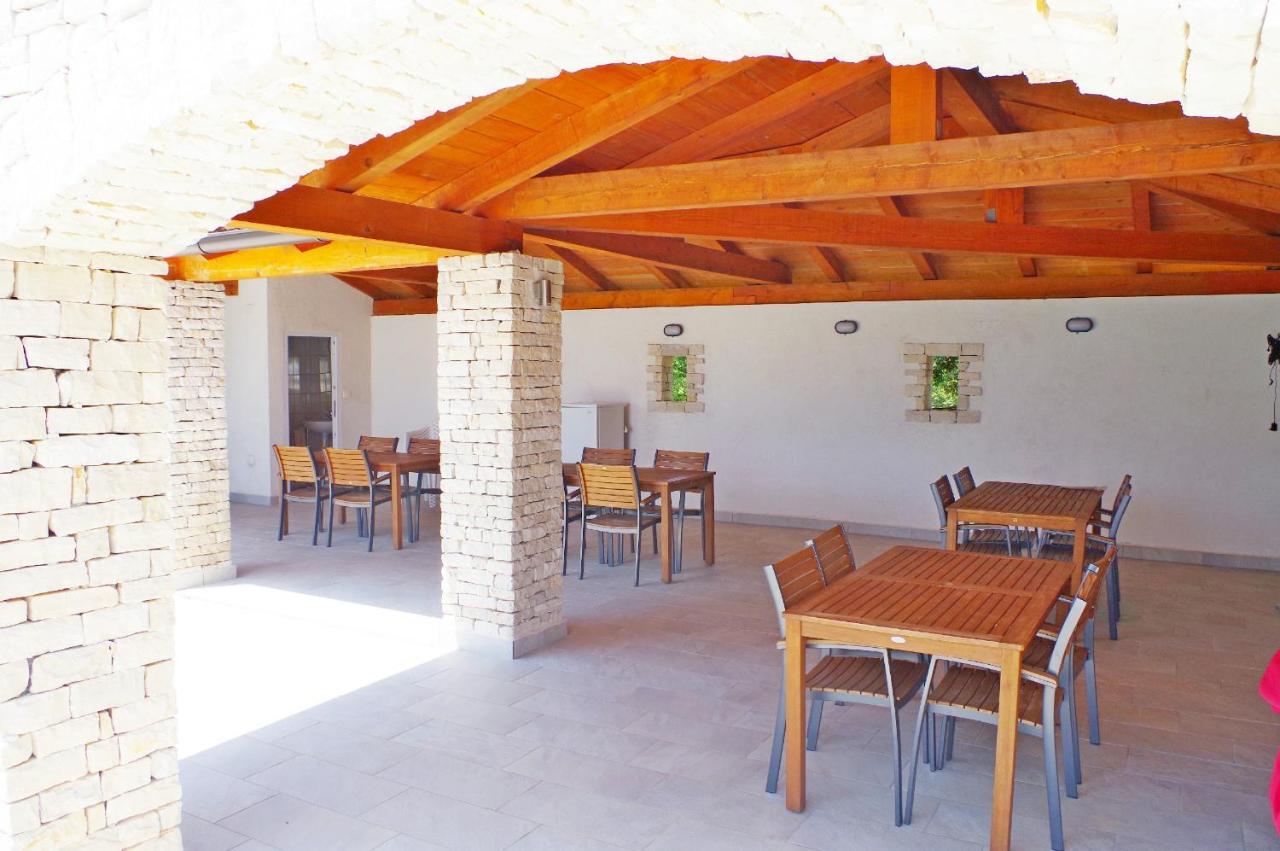 Rakalj Holiday Apartments In House Sanja מראה חיצוני תמונה